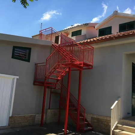 Del Falso Pepe Apartment *